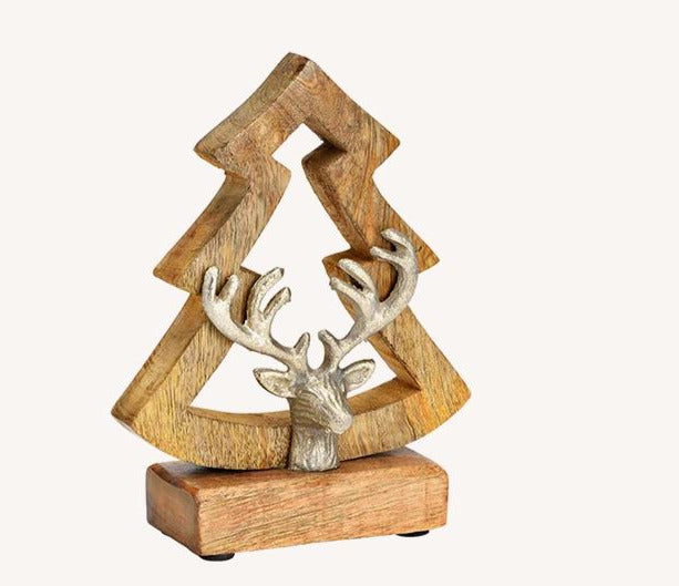 Tannenbaum mit Hirsch