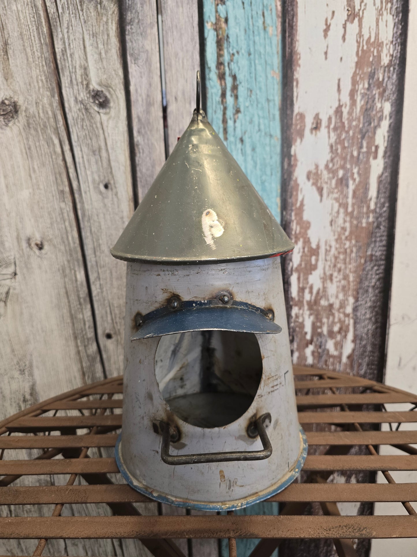 3082-Vogelhaus-Vogel-Futterstation-Metall-oldstyle