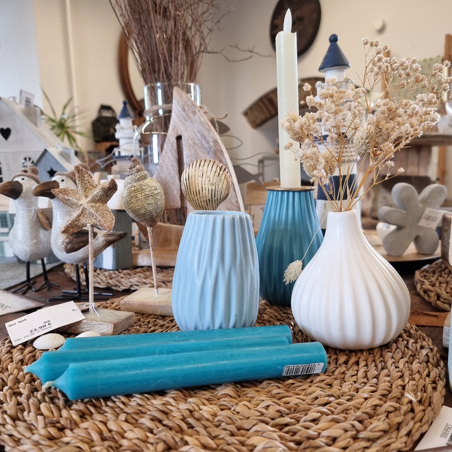 Vasenset auf Keramik in blau-weiß
