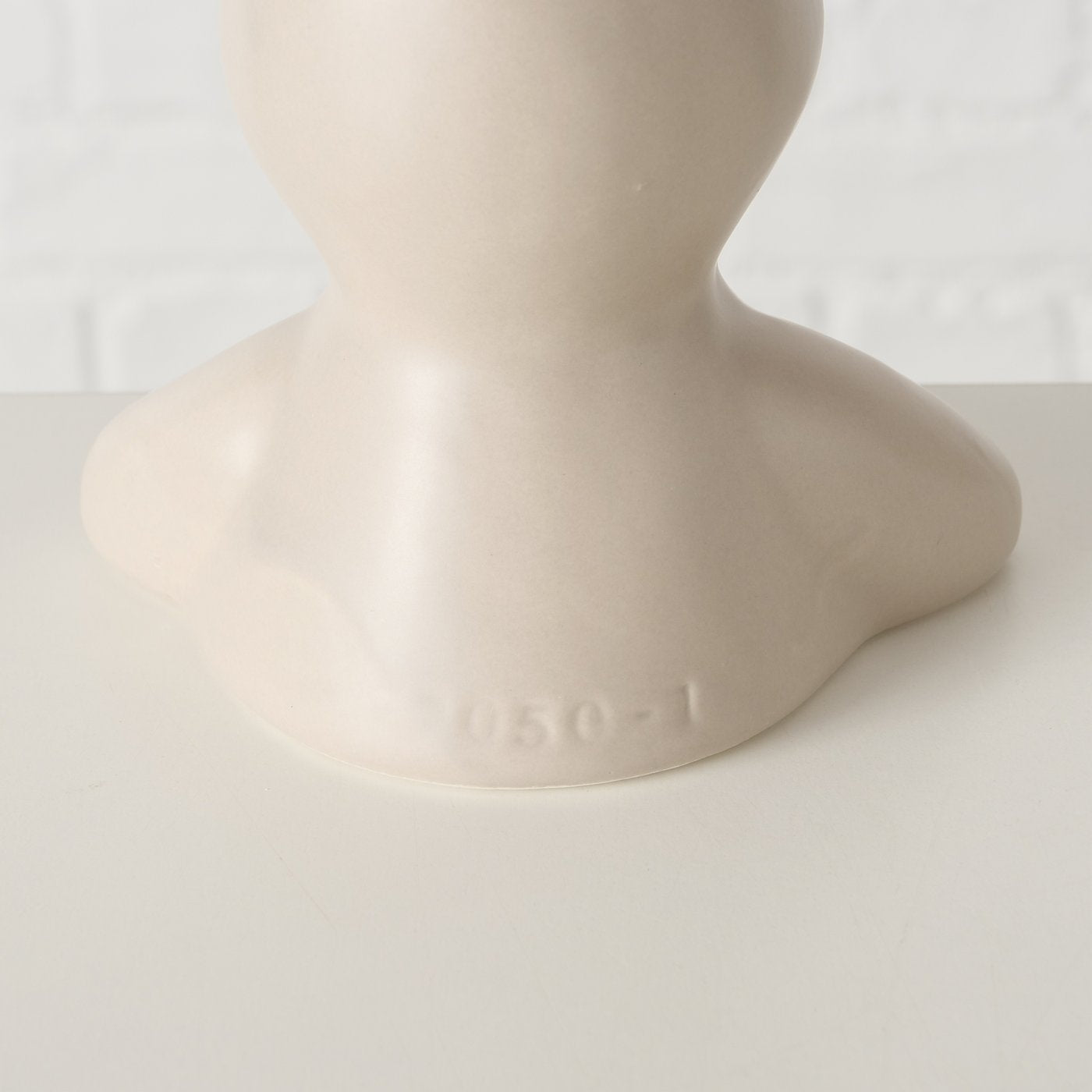 Dekoausteller Hasenkopf aus Keramik in weiß oder beige