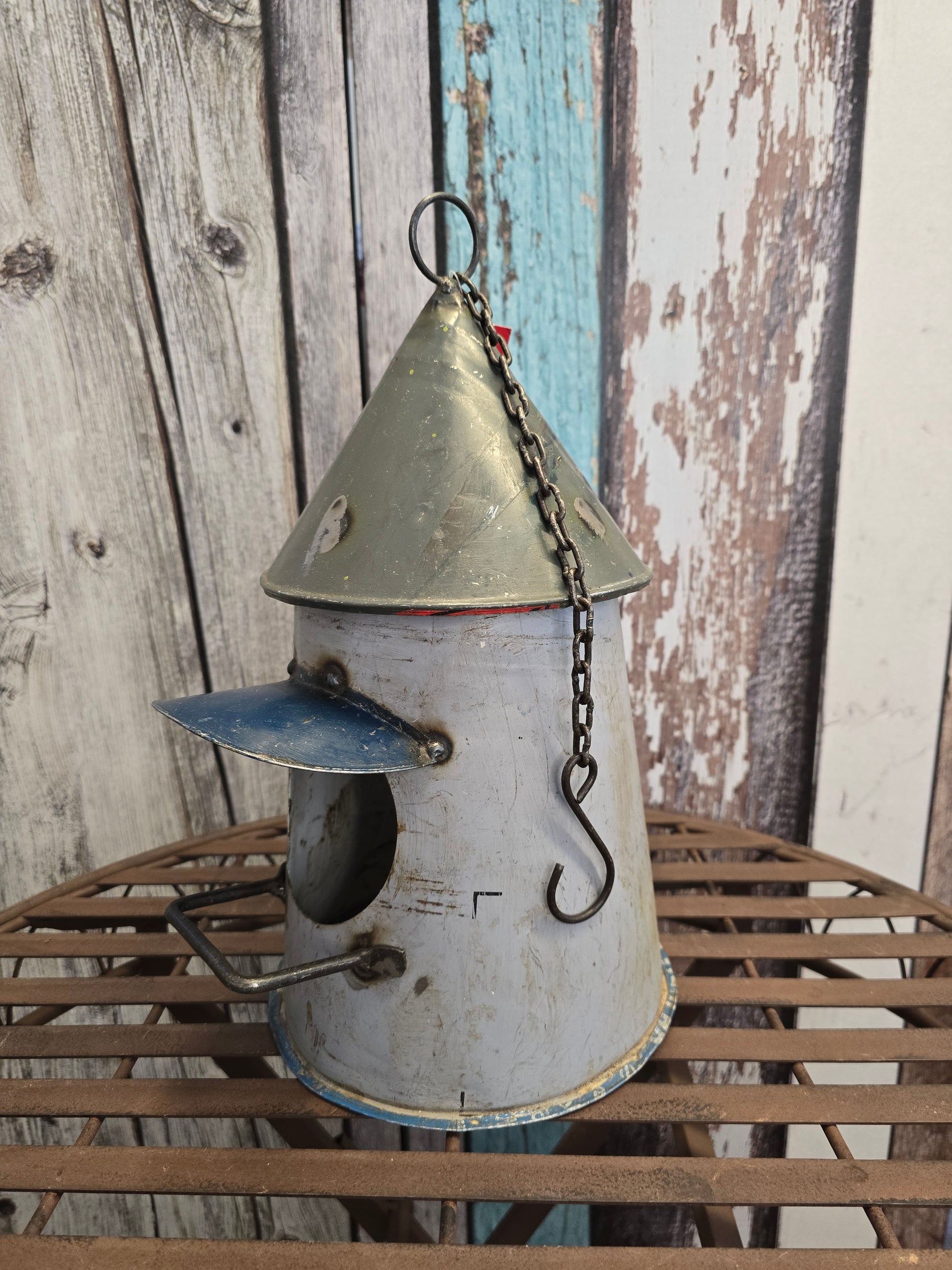 3082-Vogelhaus-Vogel-Futterstation-Metall-oldstyle